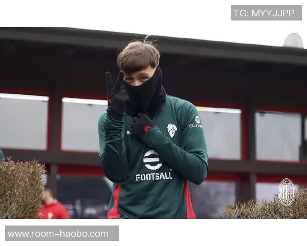 隆戈透露萨勒马科尔斯今日单独训练希门尼斯缺席其余球员正常参与训练